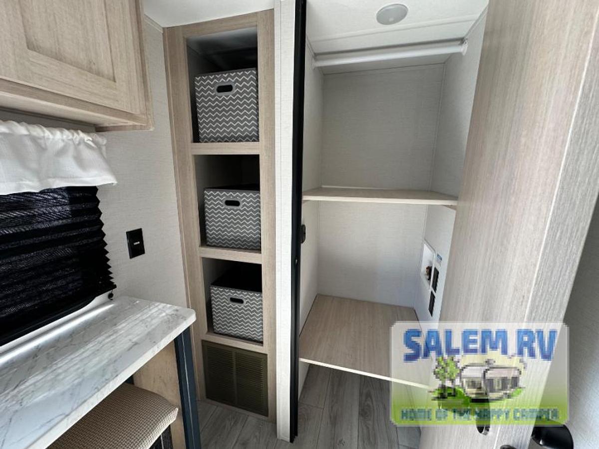 New 2025 Prime Time RV Avenger 25MKO