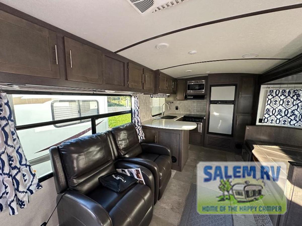Used Used 2018 CrossRoads RV Sunset Trail Super Lite SS291RK