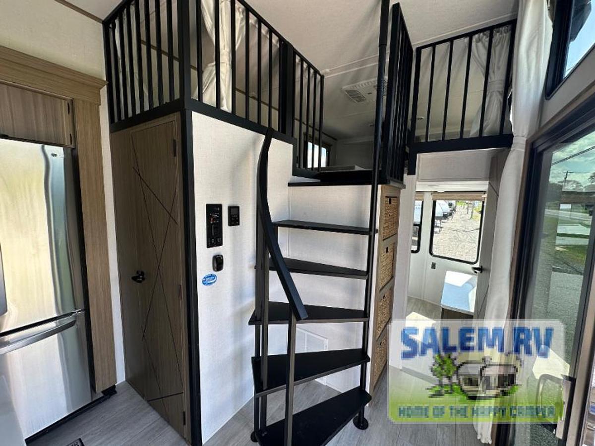 New 2025 Forest River RV Salem Grand Villa 44VIEW