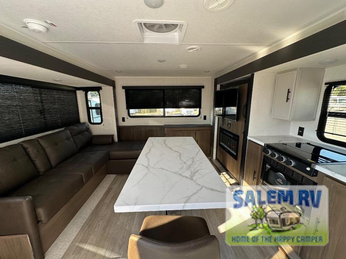 New 2026 Prime Time RV Avenger 27REI