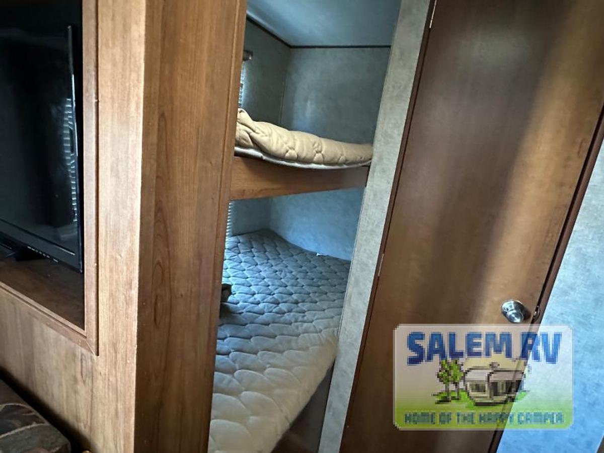 Used Used 2015 Prime Time RV Avenger 26BH