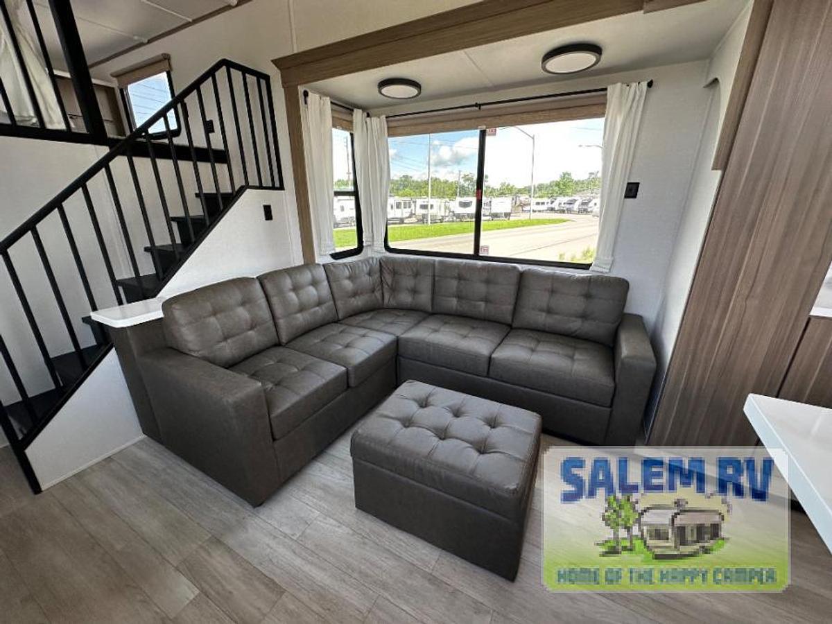 New 2025 Forest River RV Salem Grand Villa 44VIEW