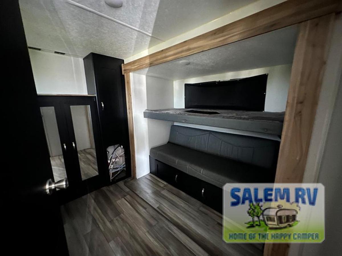 Used Used 2022 Coachmen RV Freedom Express Liberty Edition 320BHDSLE