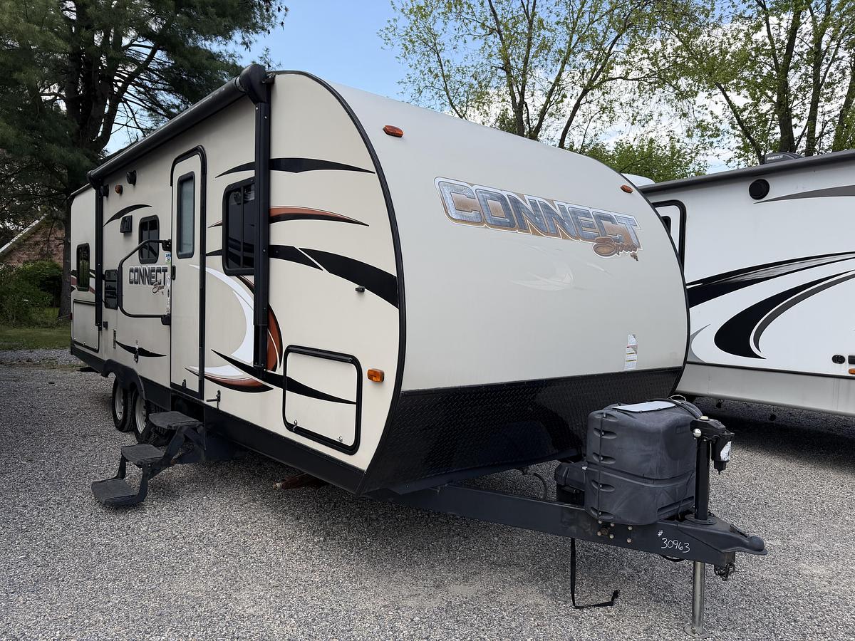 Used 2015 KZ RV Spree 250BHS