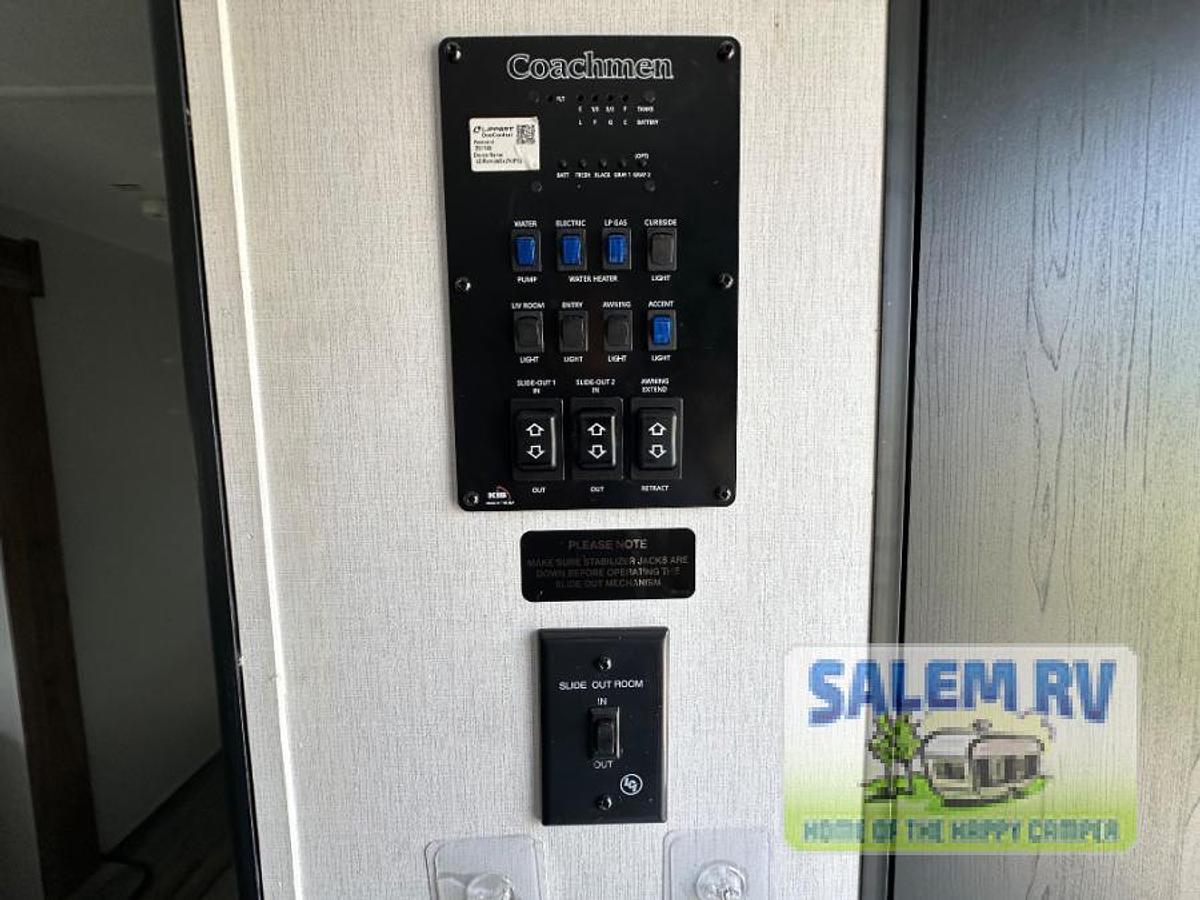 Used Used 2022 Coachmen RV Freedom Express Liberty Edition 320BHDSLE