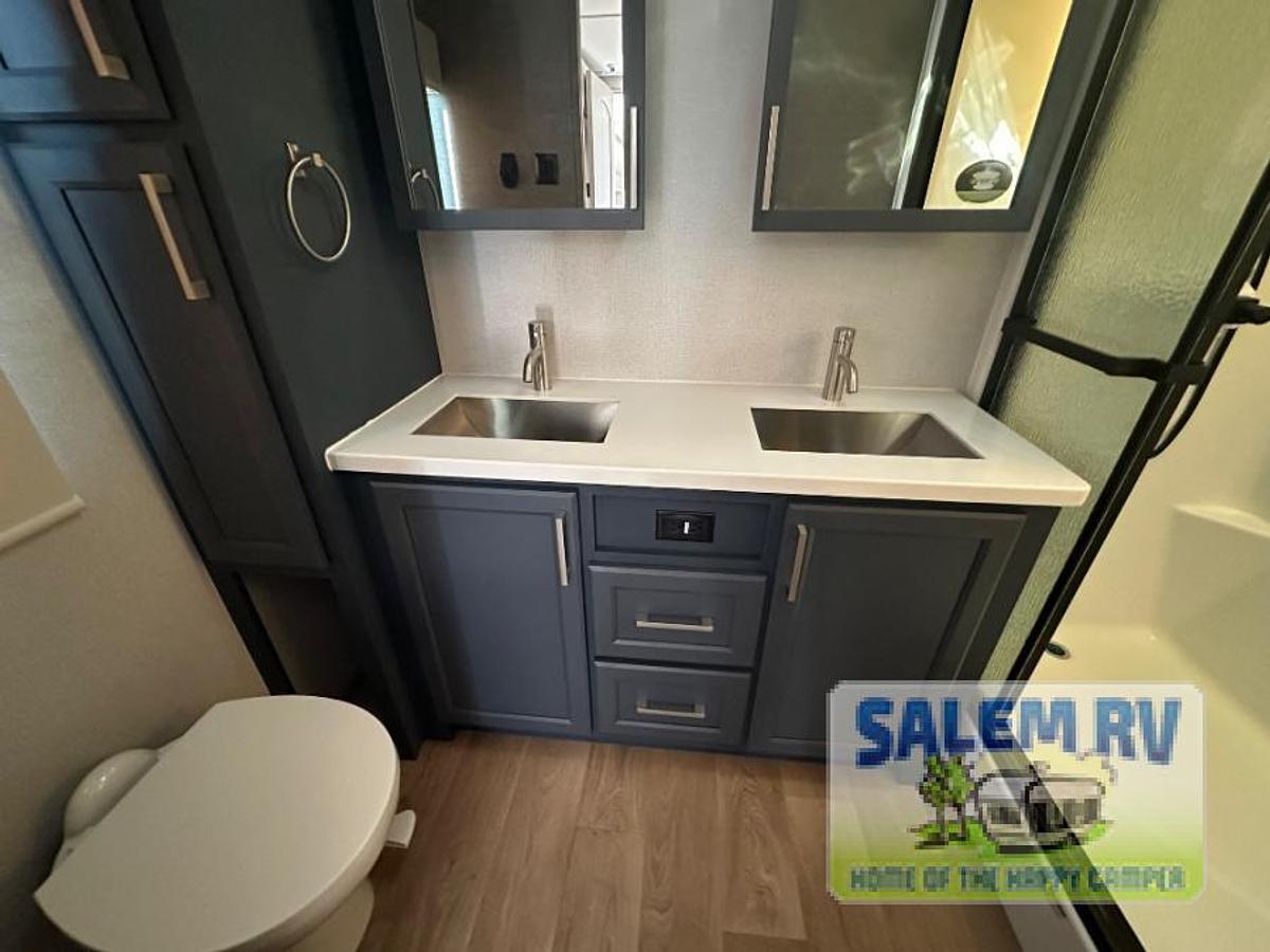 New 2026 Palomino Columbus 389FLH