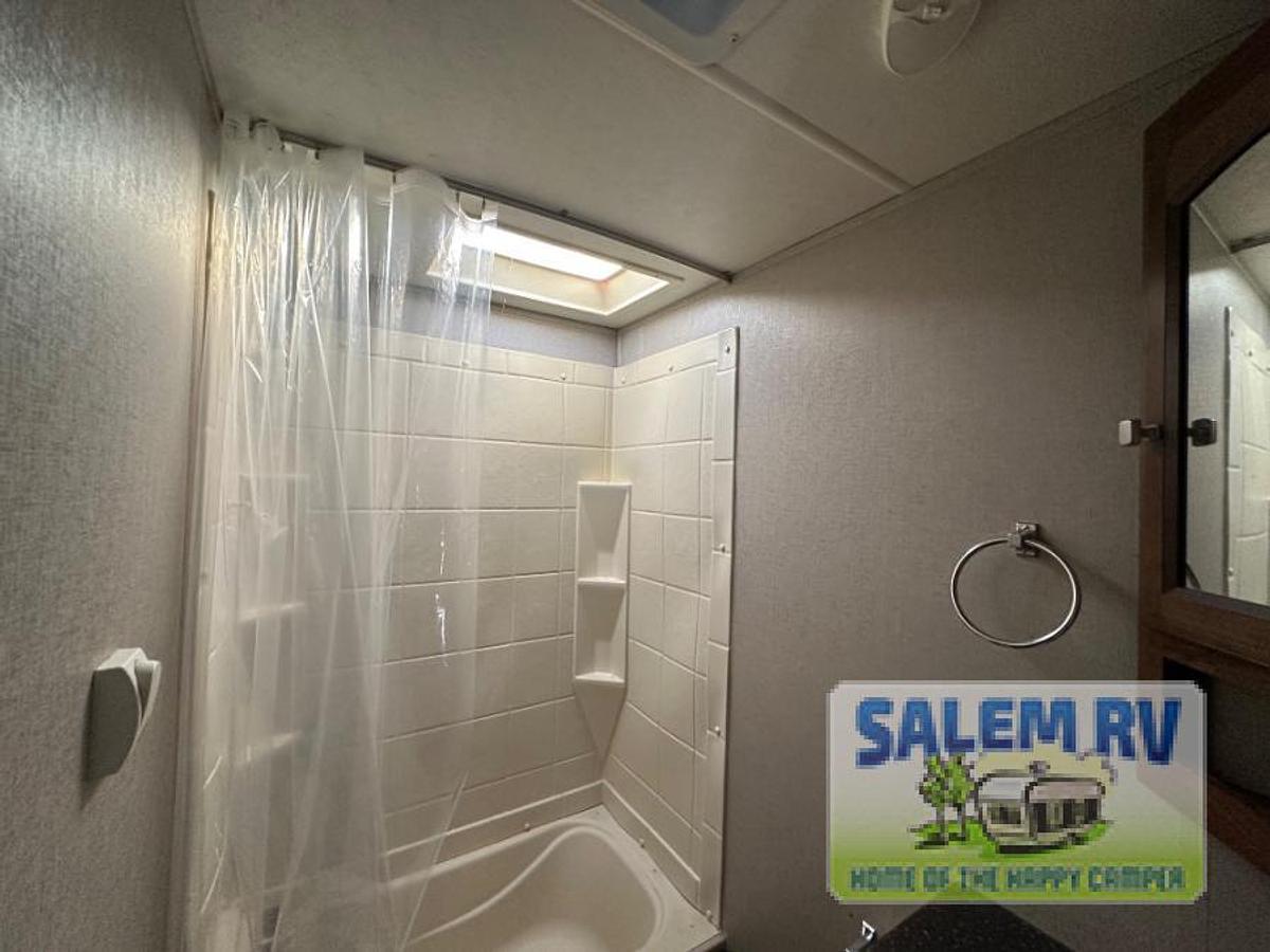 Used Used 2018 Coachmen RV Freedom Express 25SE