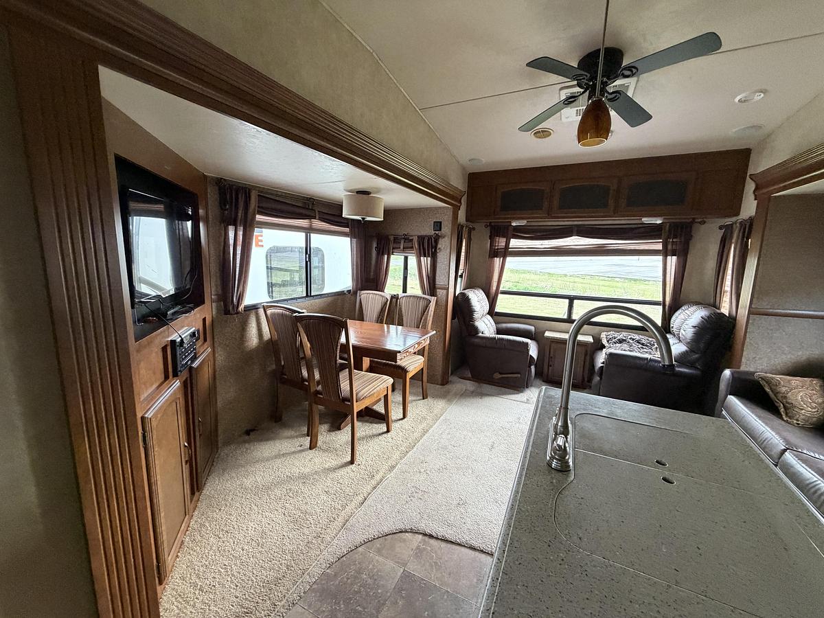 Used Used 2014 Salem Hemisphere 286RLT