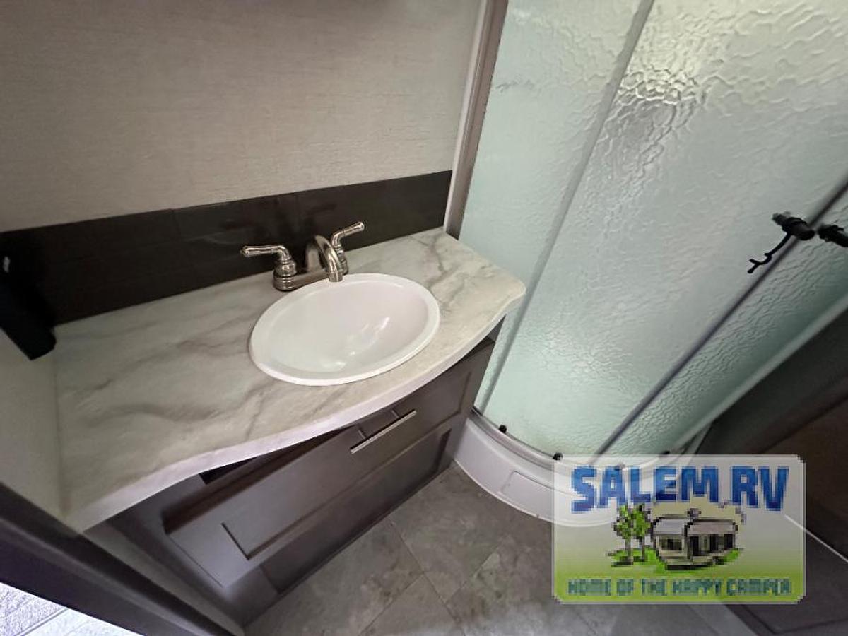Used Used 2018 CrossRoads RV Sunset Trail Super Lite SS291RK