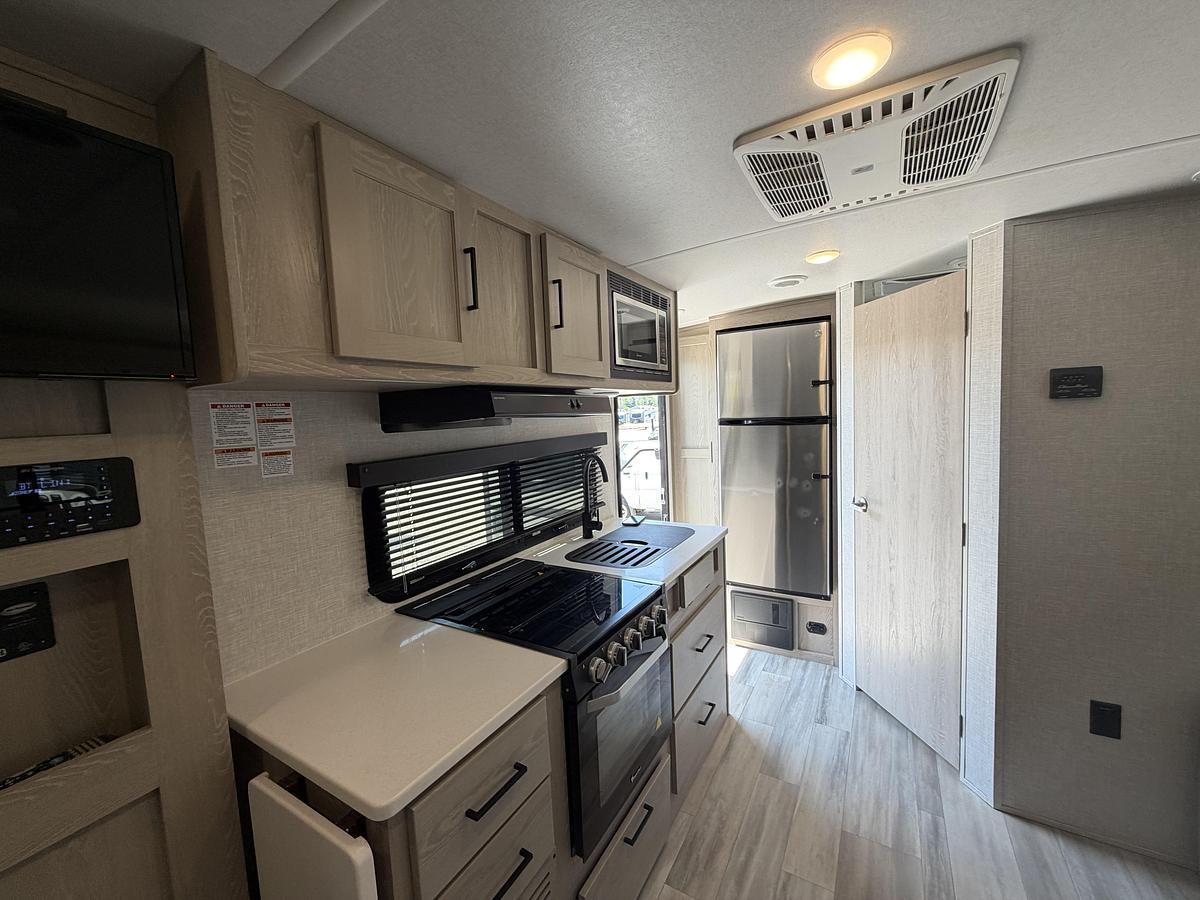 Used 2022 Forest River RV Flagstaff Micro-Lite 21FBRS