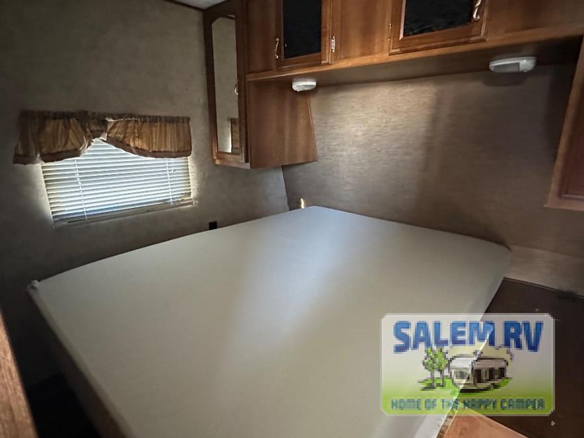 Used Used 2015 Prime Time RV Avenger 26BH