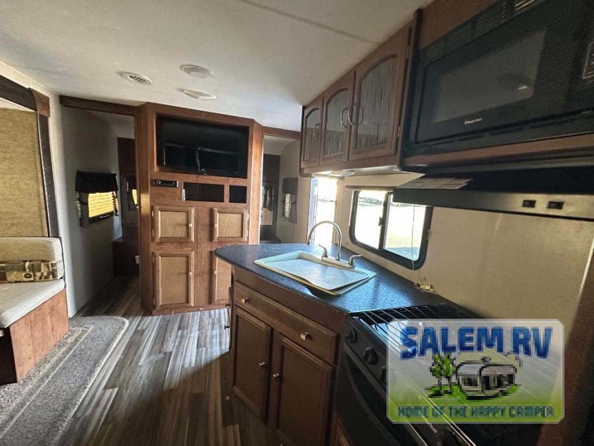 Used Used 2018 Coachmen RV Freedom Express 25SE