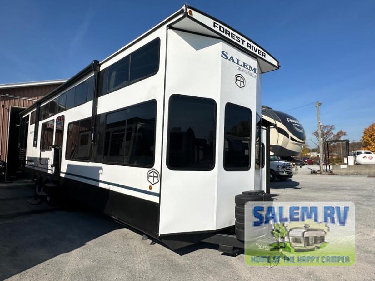 New 2025 Forest River RV Salem Grand Villa 42VERANDA