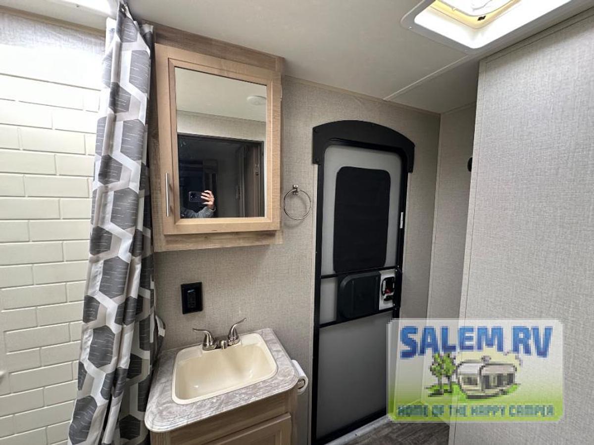 Used Used 2021 Coachmen RV Catalina Legacy 323BHDSCK