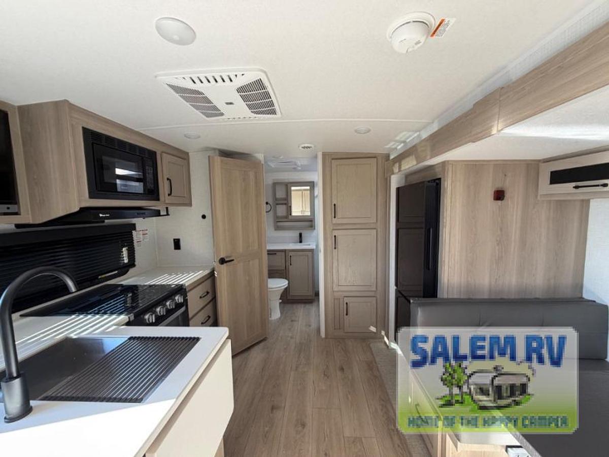 Used Used 2025 Forest River RV Flagstaff Micro Lite 25BSDS