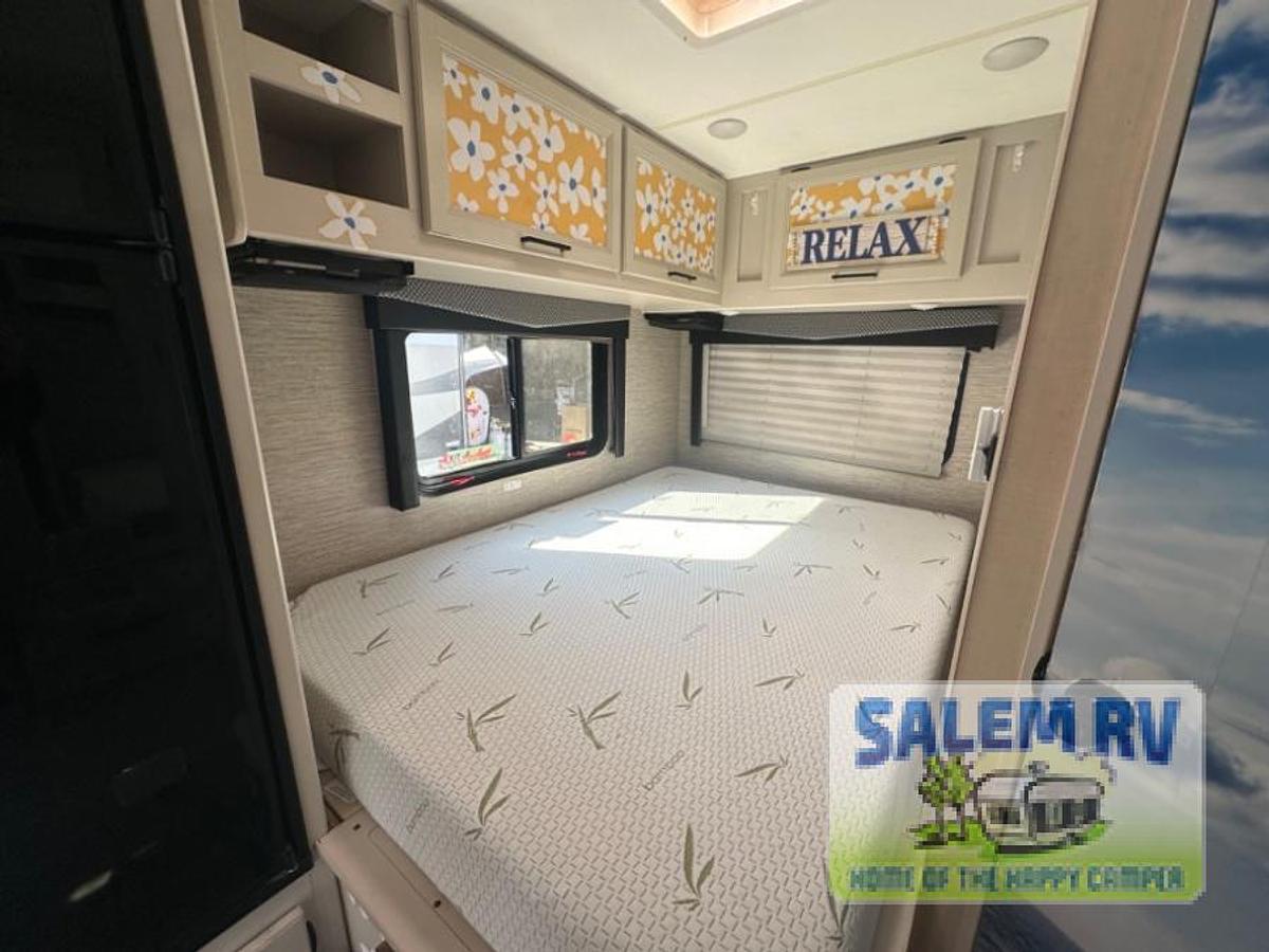 Used Used 2021 Thor Motor Coach Freedom Elite 22HE