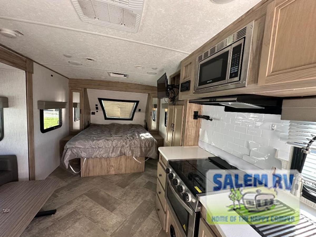Used Used 2022 Palomino SolAire Ultra Lite 208SS