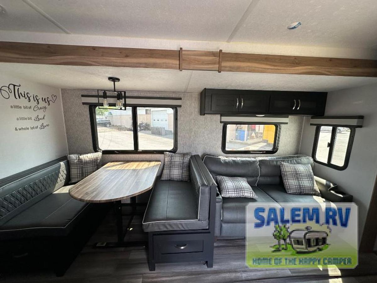 Used Used 2022 Coachmen RV Freedom Express Liberty Edition 320BHDSLE
