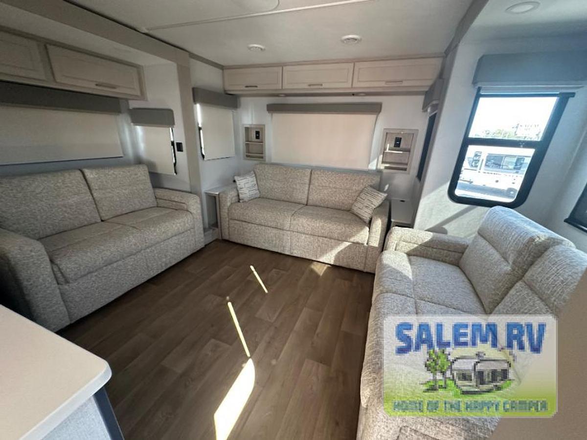 New 2026 Palomino Columbus 389FLH