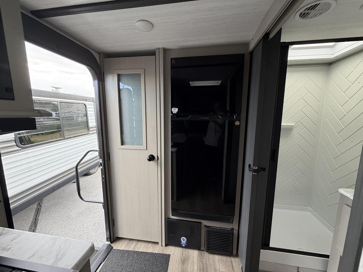 Used Used 2024 Forest River RV Salem Hemisphere Hyper-Lyte 19RBHL