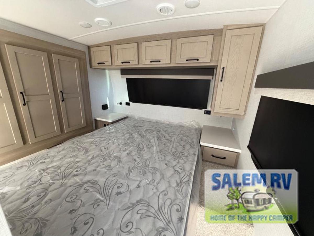 Used Used 2025 Forest River RV Flagstaff Micro Lite 25BSDS