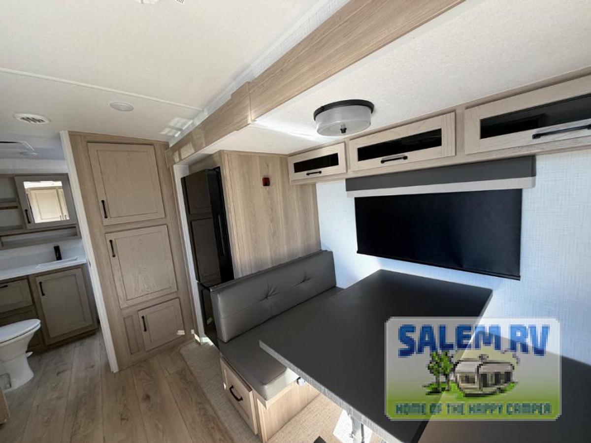 Used Used 2025 Forest River RV Flagstaff Micro Lite 25BSDS