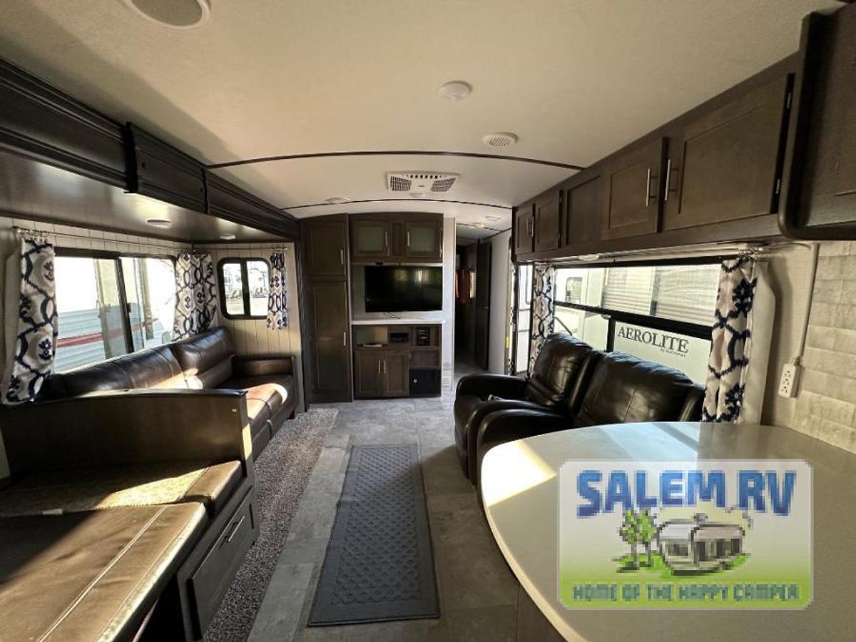 Used Used 2018 CrossRoads RV Sunset Trail Super Lite SS291RK