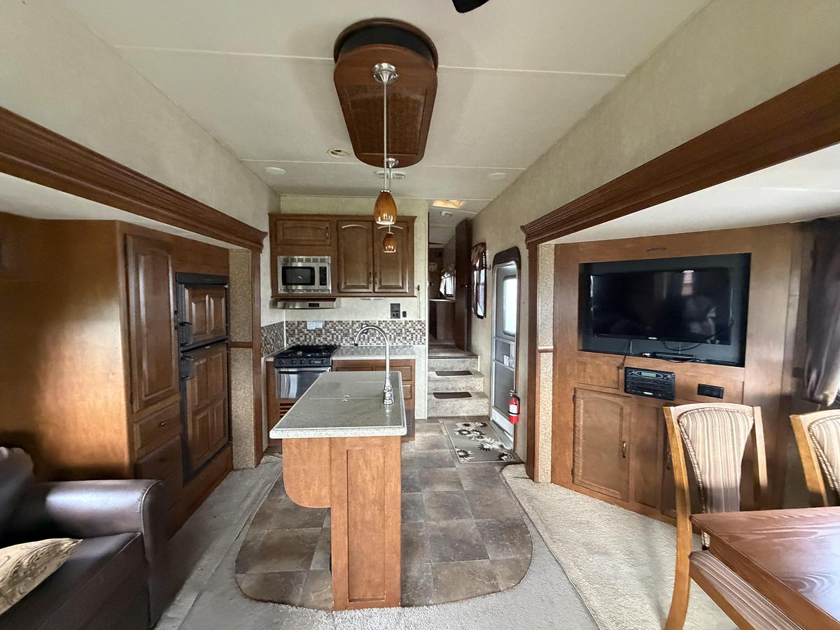 Used Used 2014 Salem Hemisphere 286RLT