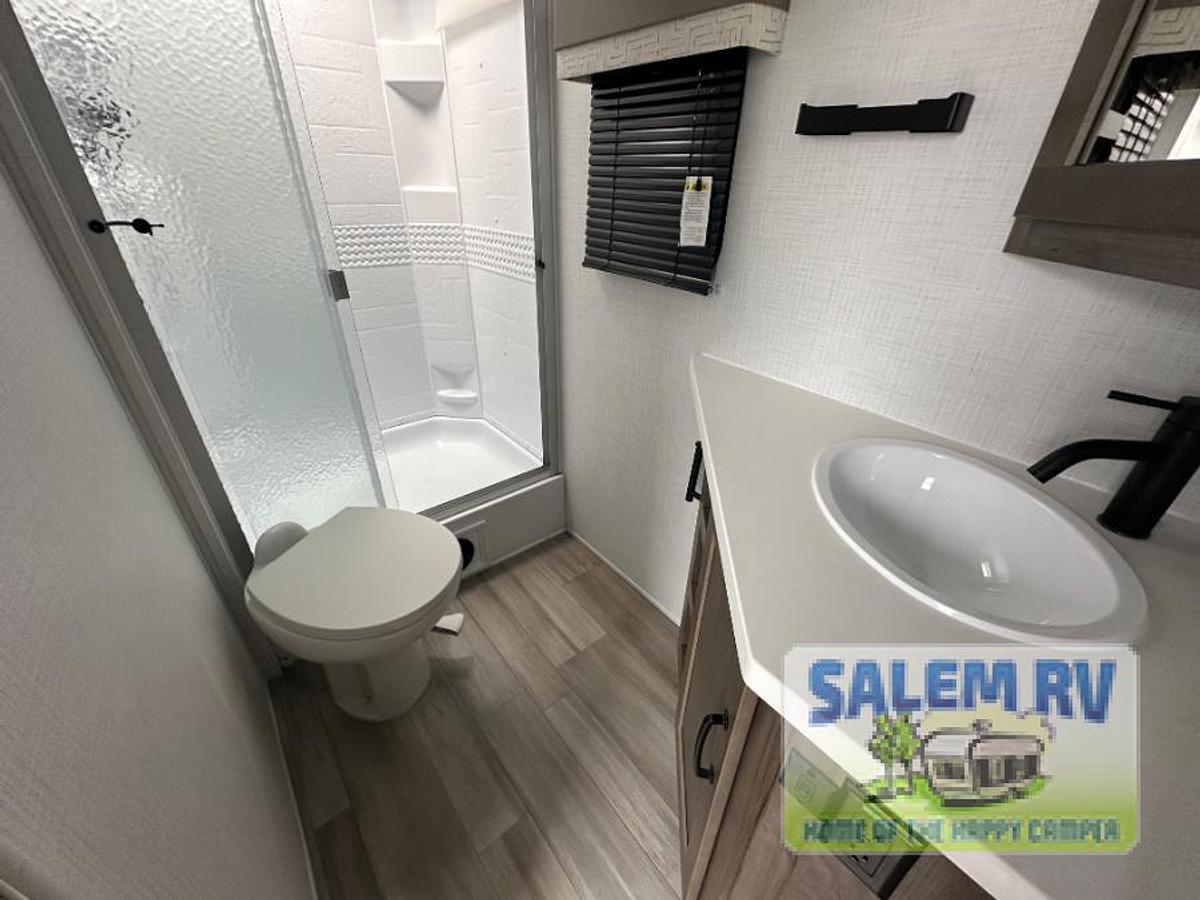 Used Used 2024 Forest River RV Flagstaff Super Lite 27BHWS