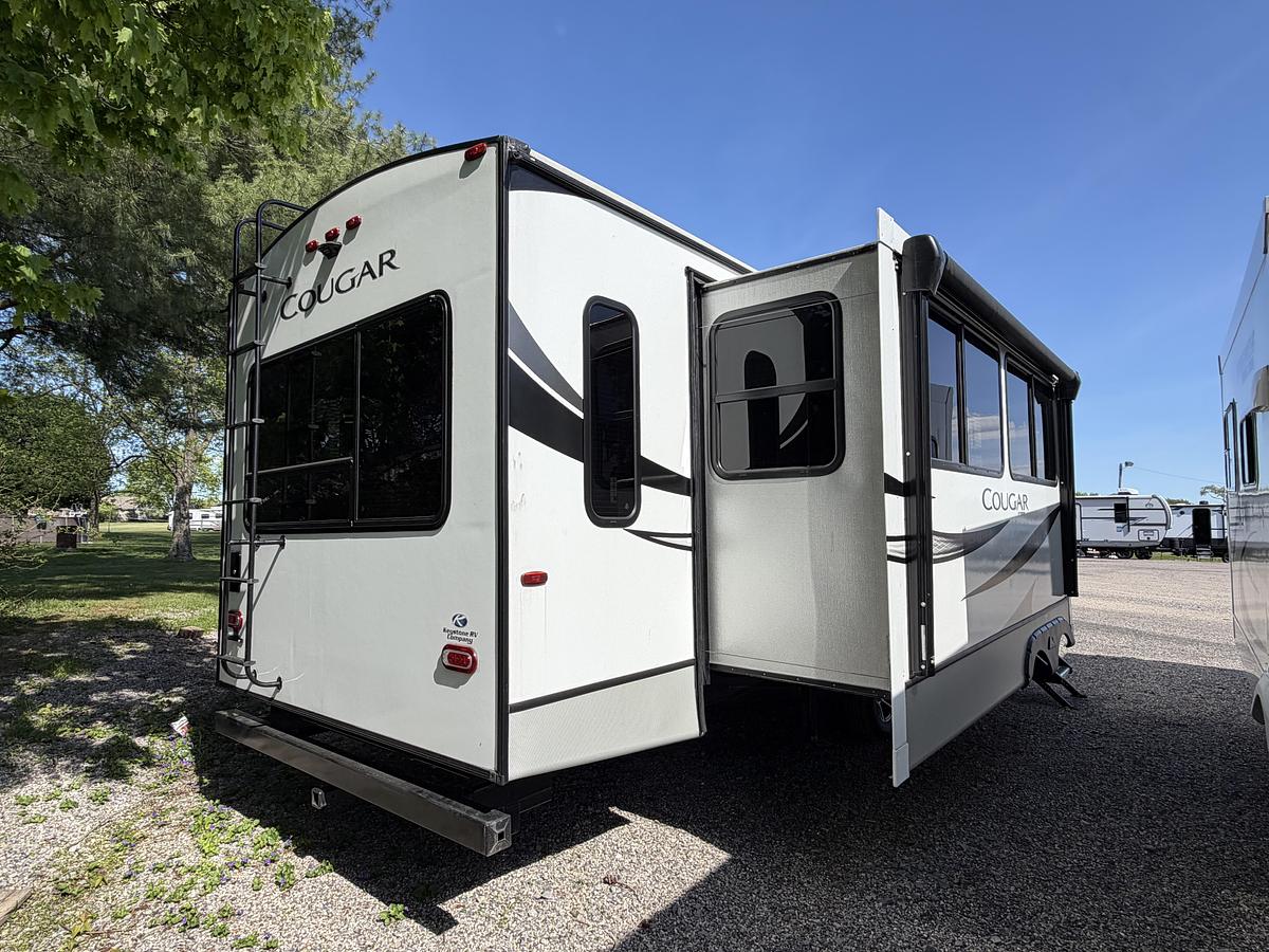Used Used 2020 Keystone RV Cougar Half-Ton 32RLI