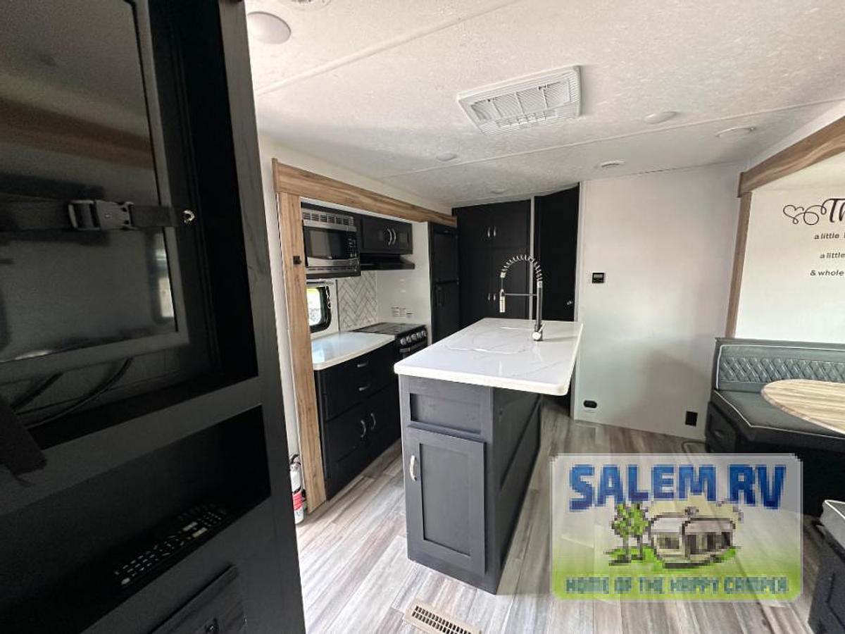 Used Used 2022 Coachmen RV Freedom Express Liberty Edition 320BHDSLE