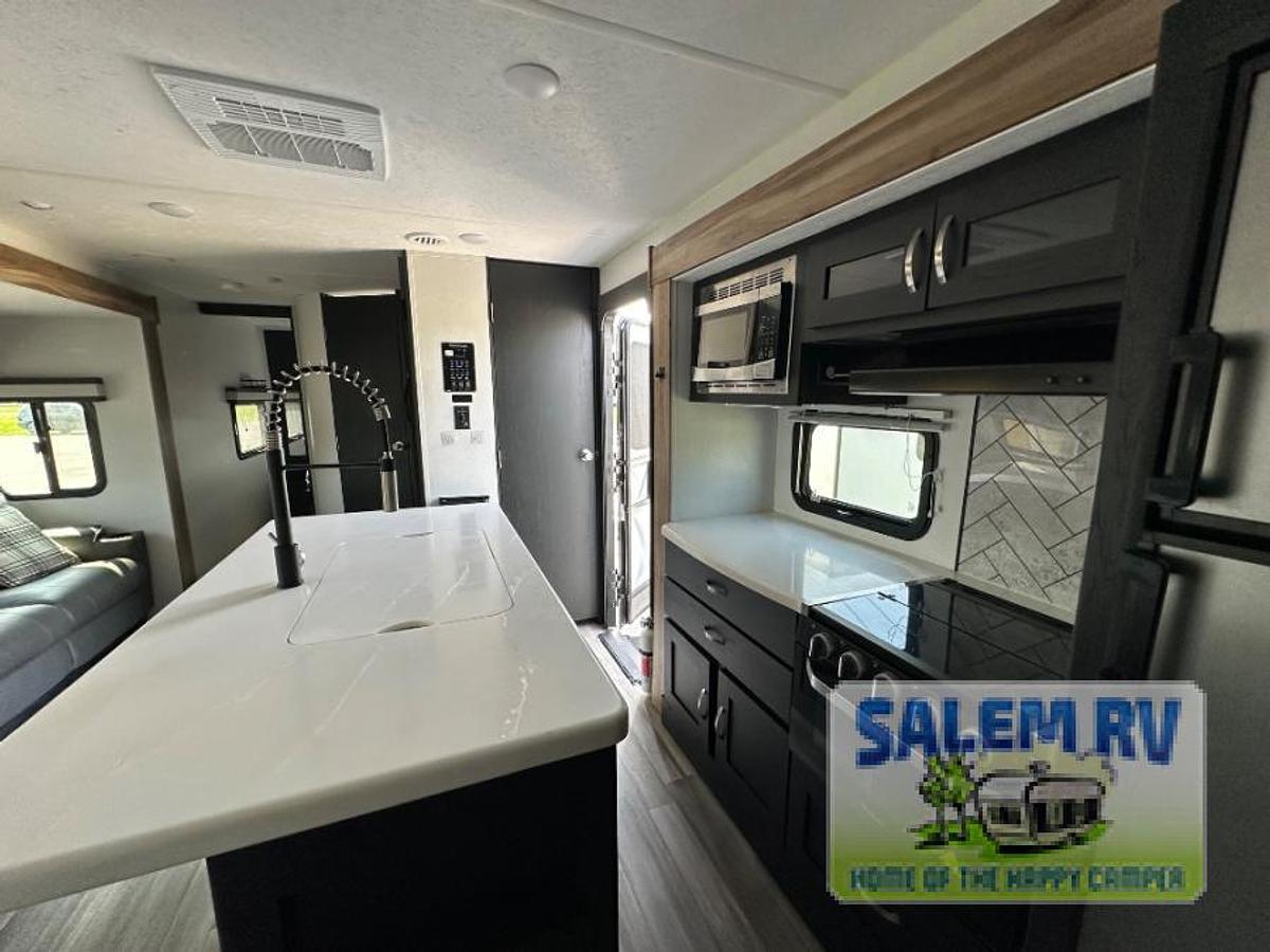 Used Used 2022 Coachmen RV Freedom Express Liberty Edition 320BHDSLE