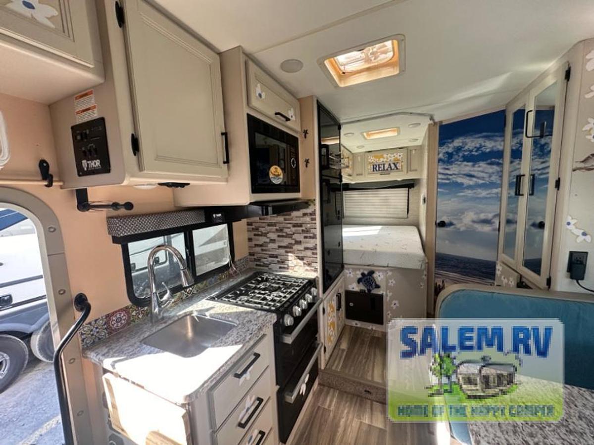 Used Used 2021 Thor Motor Coach Freedom Elite 22HE