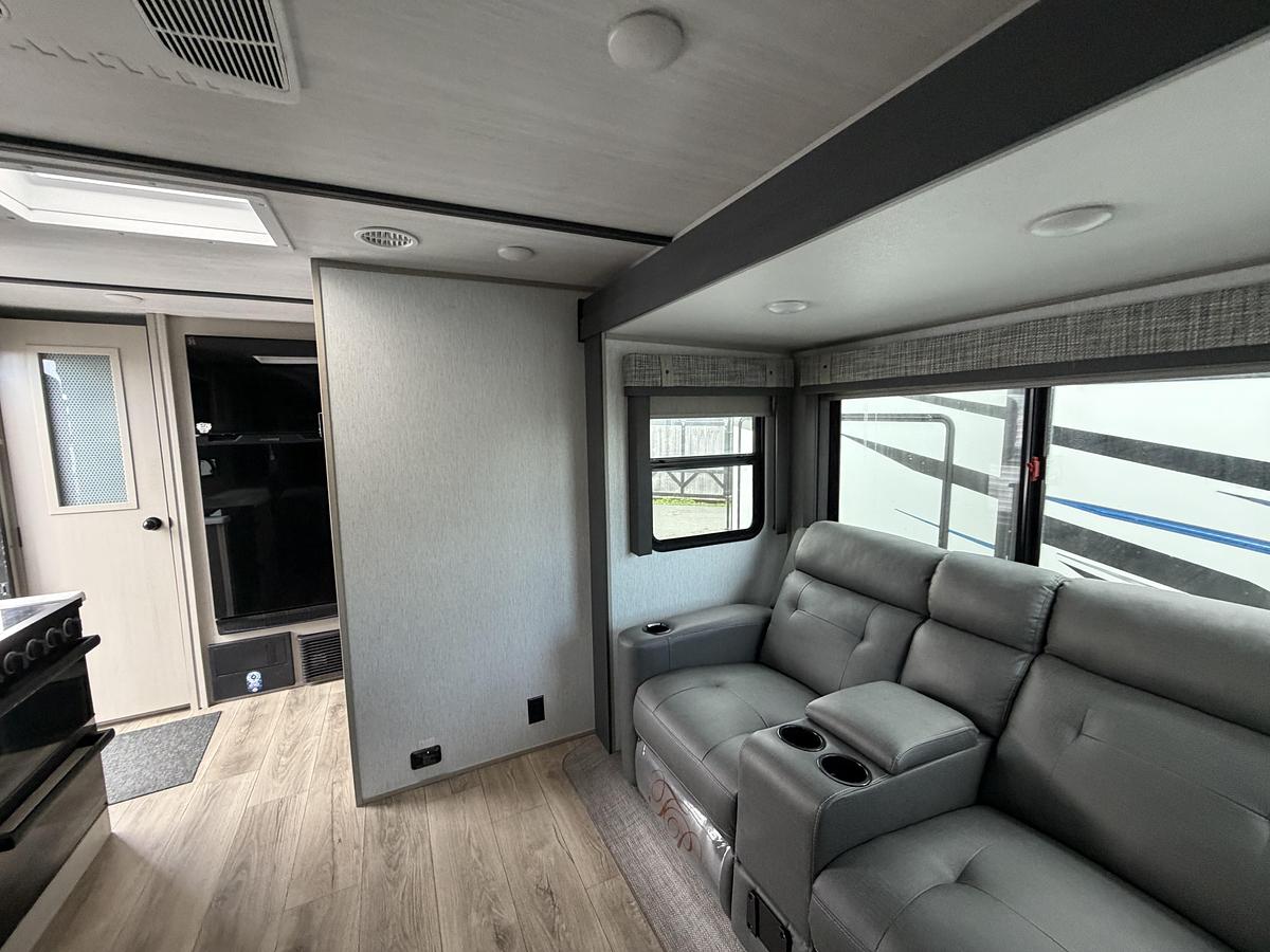 Used Used 2024 Forest River RV Salem Hemisphere Hyper-Lyte 19RBHL