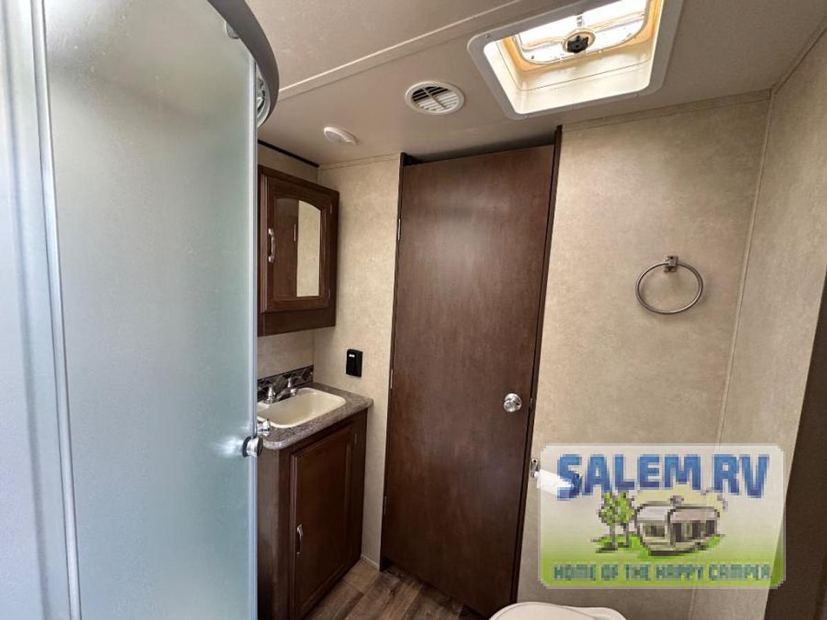 Used Used 2016 Forest River RV Salem Hemisphere Hyper-Lyte 24RLSHL