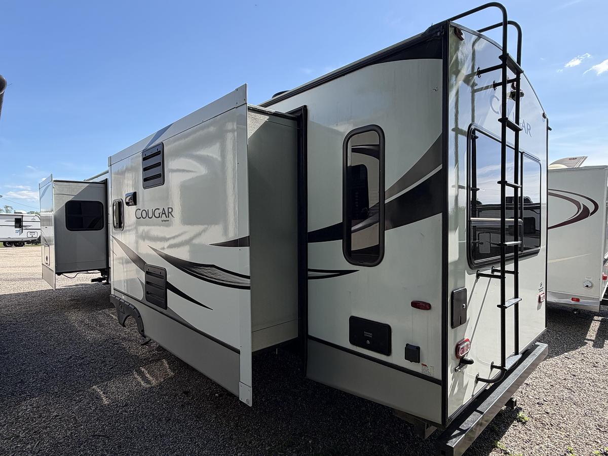 Used Used 2020 Keystone RV Cougar Half-Ton 32RLI