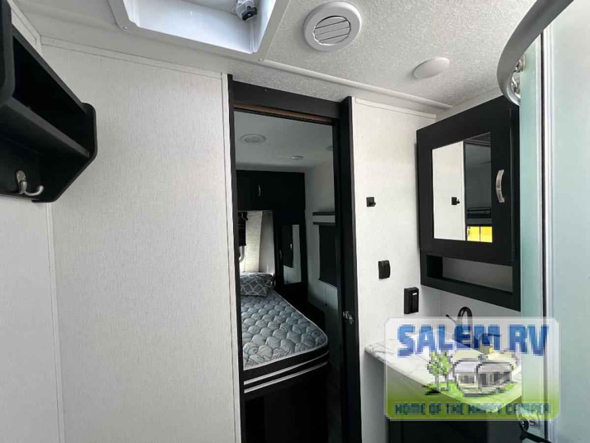 Used Used 2022 Coachmen RV Freedom Express Liberty Edition 320BHDSLE