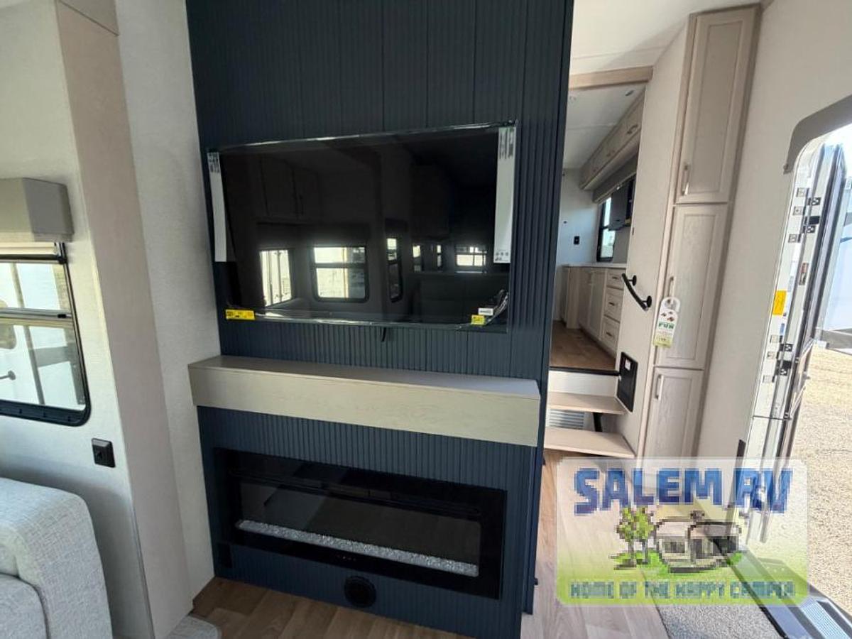 New 2026 Palomino Columbus 384RKH