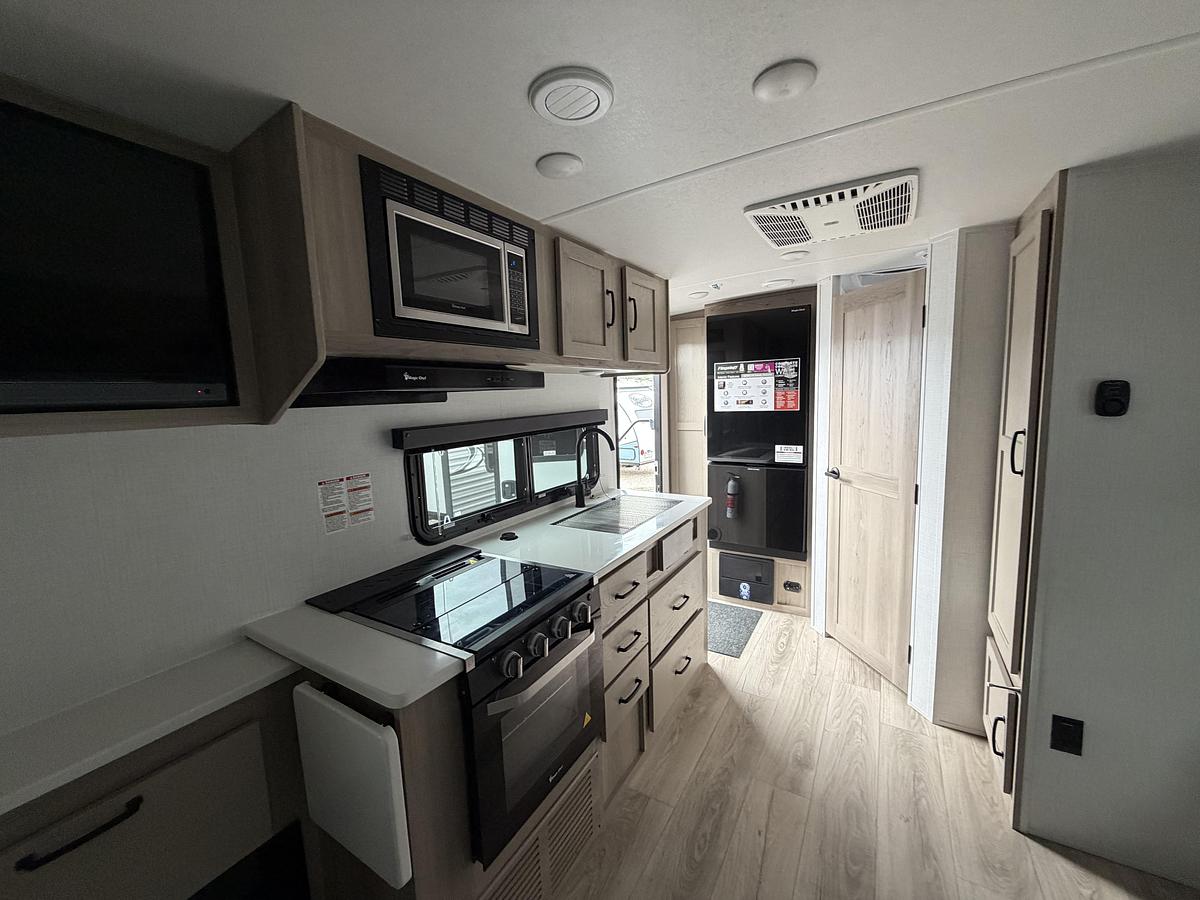 Used 2025 Forest River RV Flagstaff Micro-Lite 22FBS