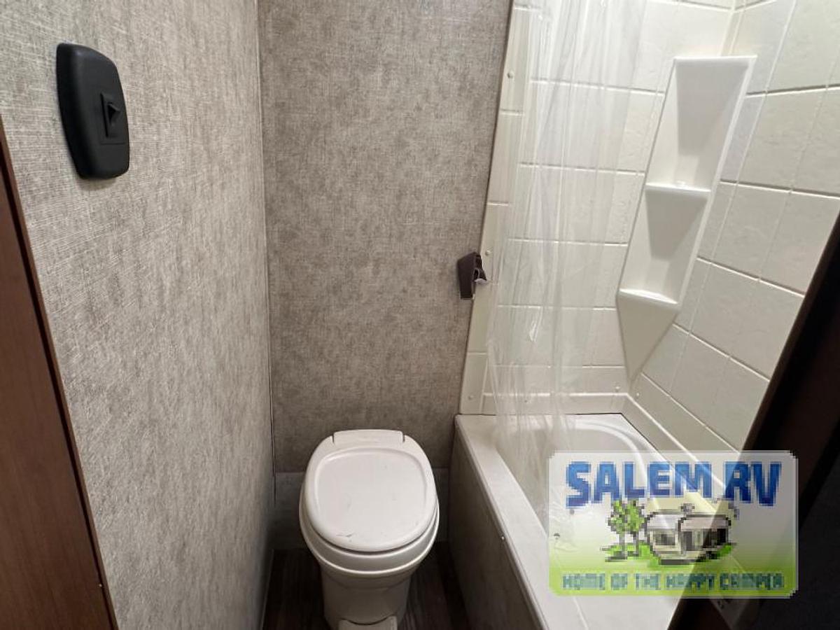Used Used 2015 Prime Time RV Avenger 26BH