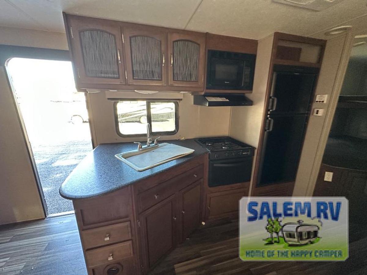 Used Used 2018 Coachmen RV Freedom Express 25SE