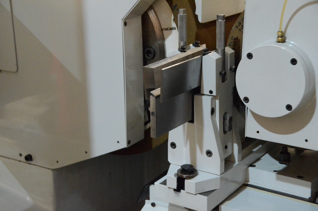 Usado ESTARTA 322 CNC Rectificadoras sin centros #4390