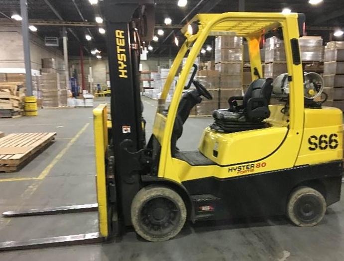 Used 8,000 POUND HYSTER MODEL S80FT W/ SIDE SHIFT 3,000 HOURS MFG. 2014