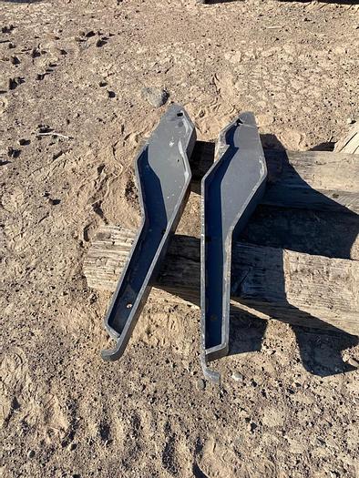 Used 30' Massey Ferguson 5200 Draper Header w/ Cart