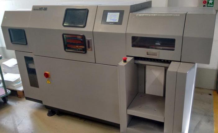 Used Horizon HT30 autom Rotary threeknife trimmer 2005
