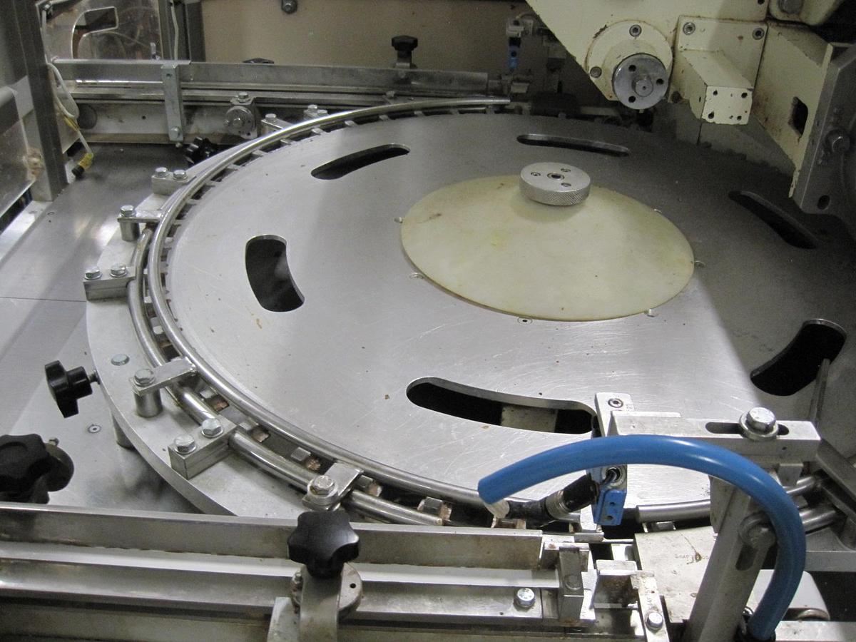 Used Carle Montanari CM Y871 CD, double twist for chocolates