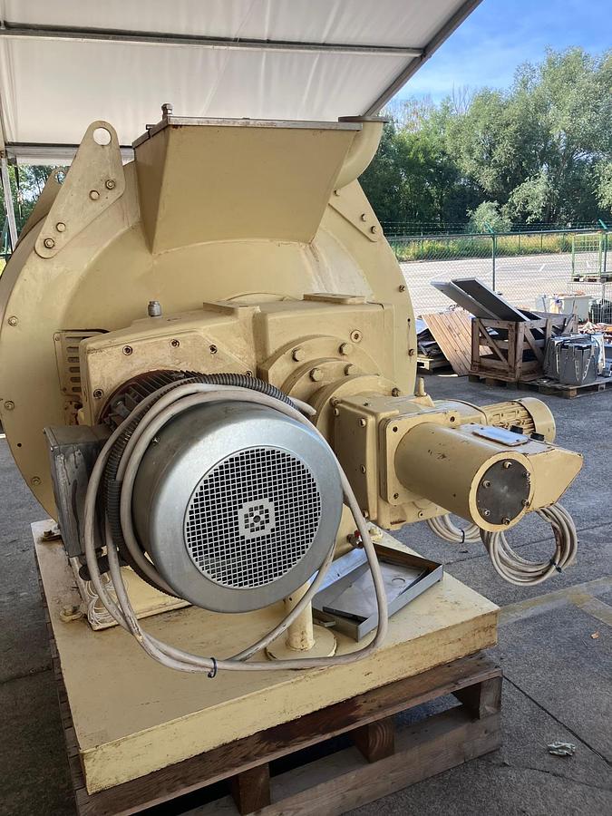 Used Low & Duff Macintyre 2T universal refiner conche