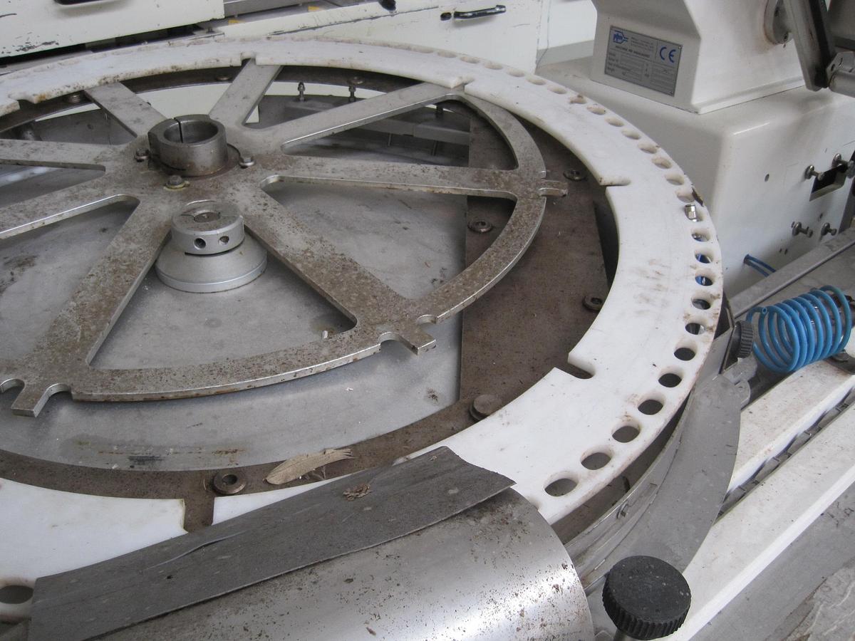 Used PFM Candy 1000 miniwrap flowpack