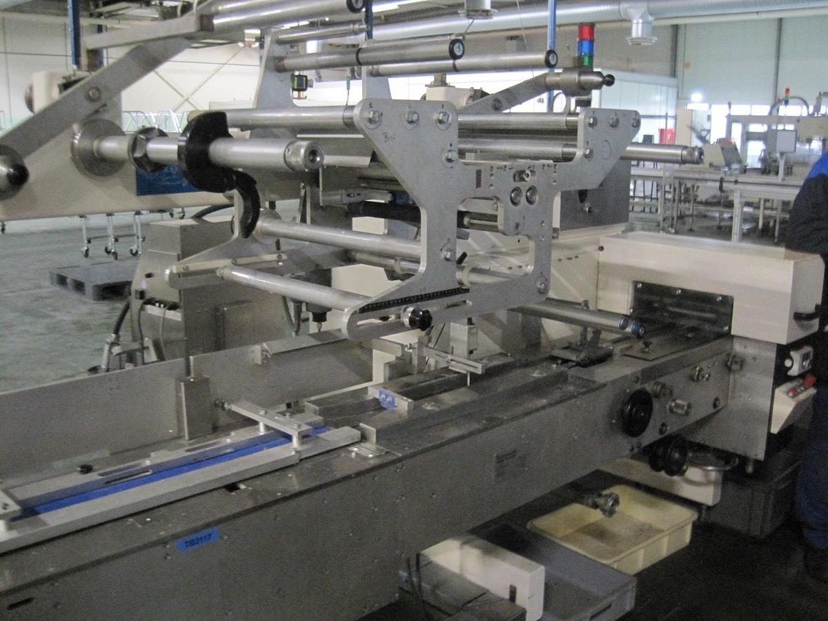 Used Tevopharm Pack 70 flowpack with TD14 automatic infeed