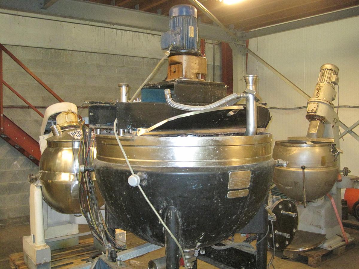 Used Giusti 500L steam jacketted cooker and mixer
